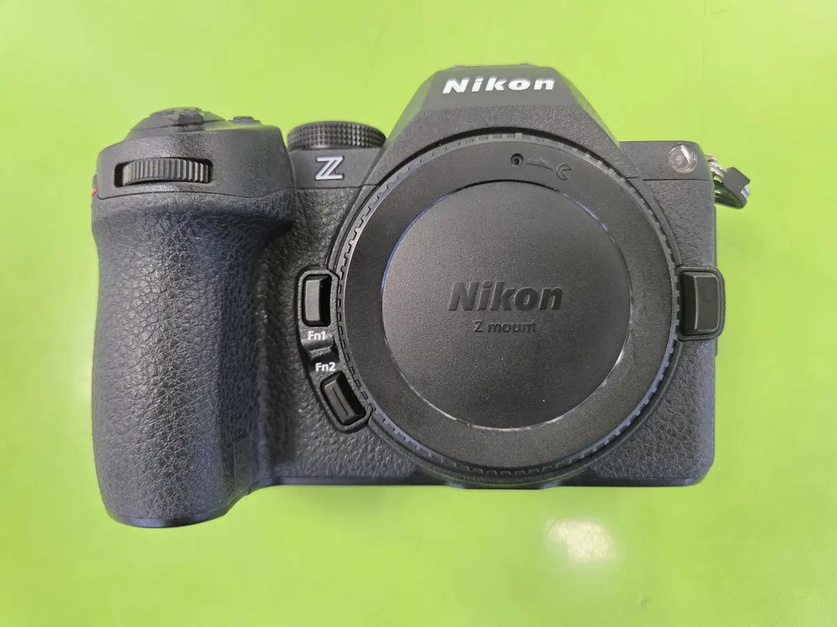 니콘 Z5II 바디 판매합니다