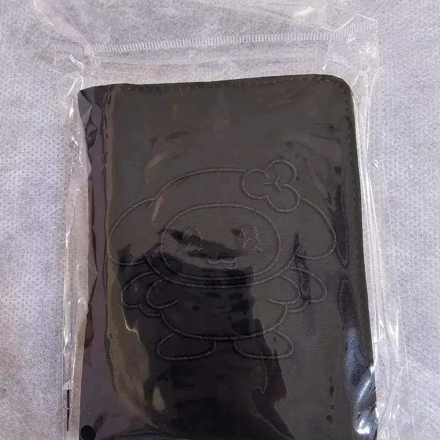 ATEEZ MIGHTEEZ ROCK THE STAGE PASSPORT CASE-윤호