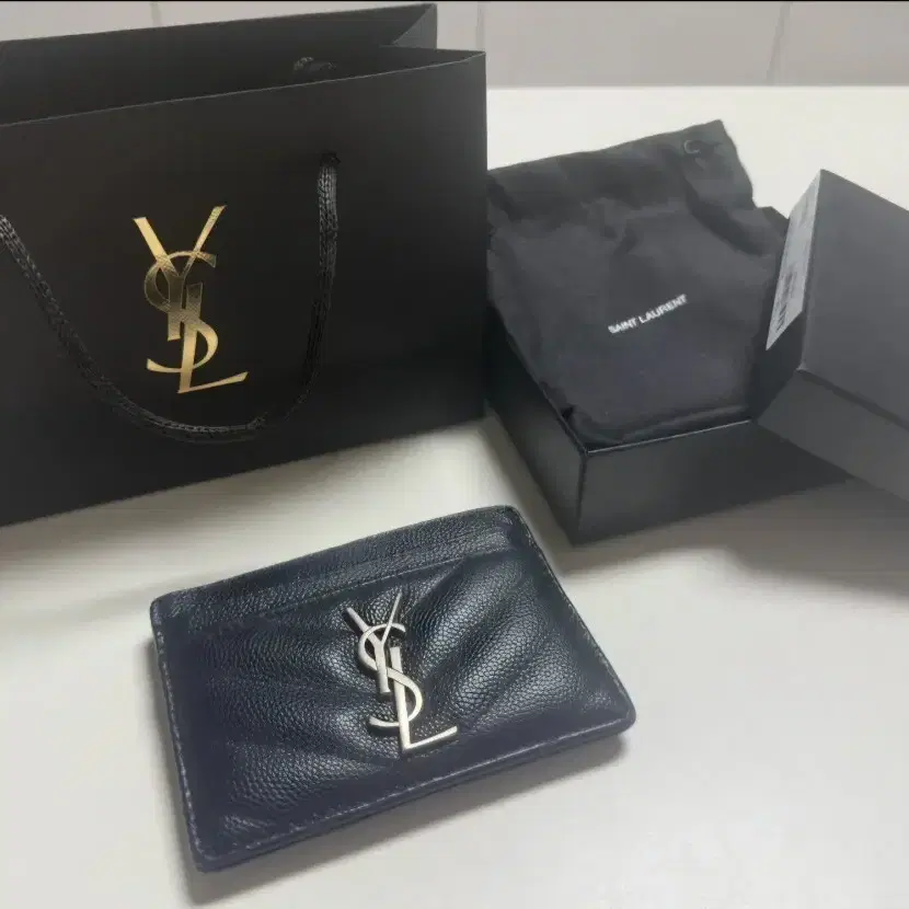 생 로랑 카드 지갑 블랙