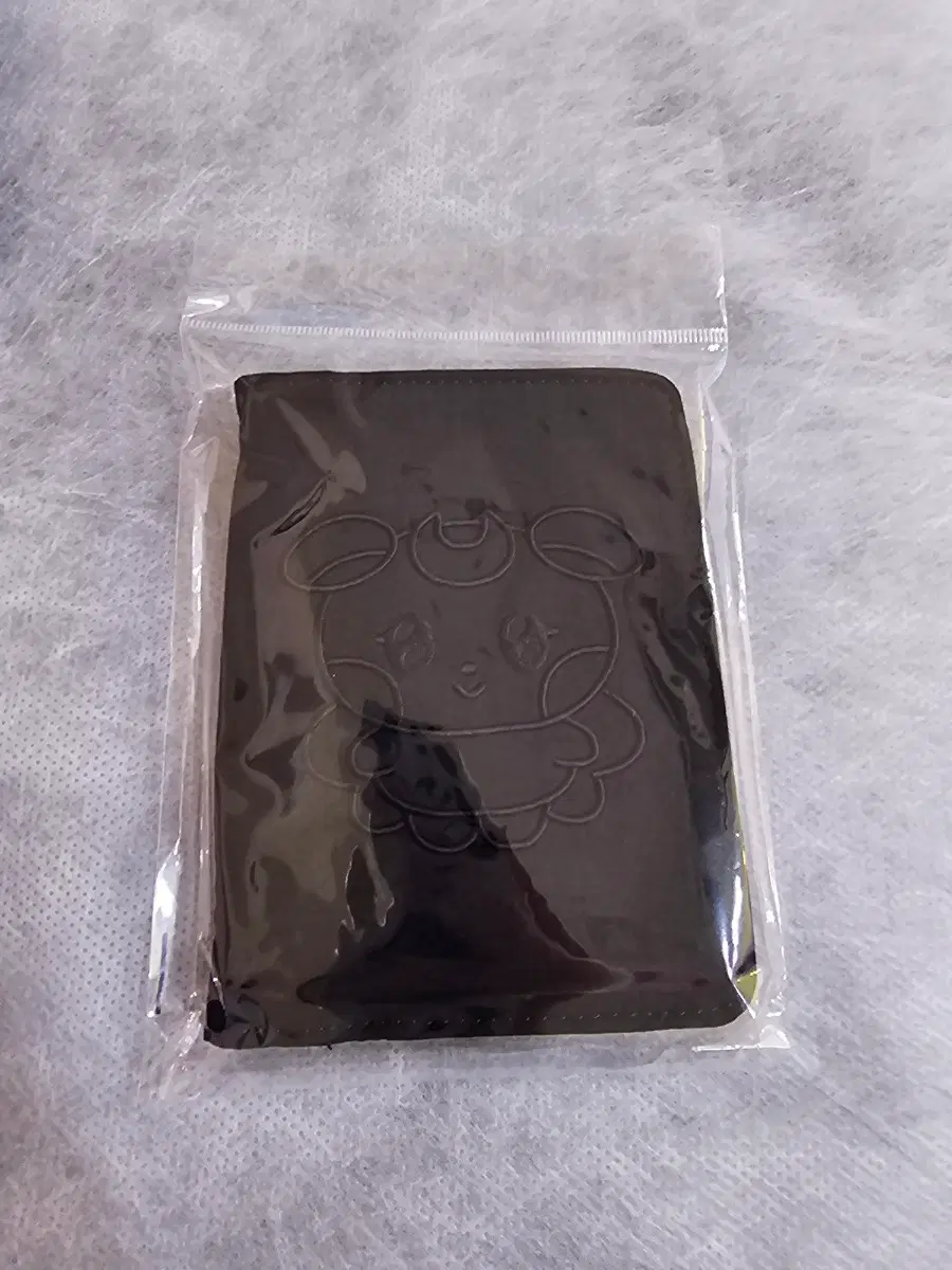 ATEEZ MIGHTEEZ ROCK THE STAGE PASSPORT CASE-종호