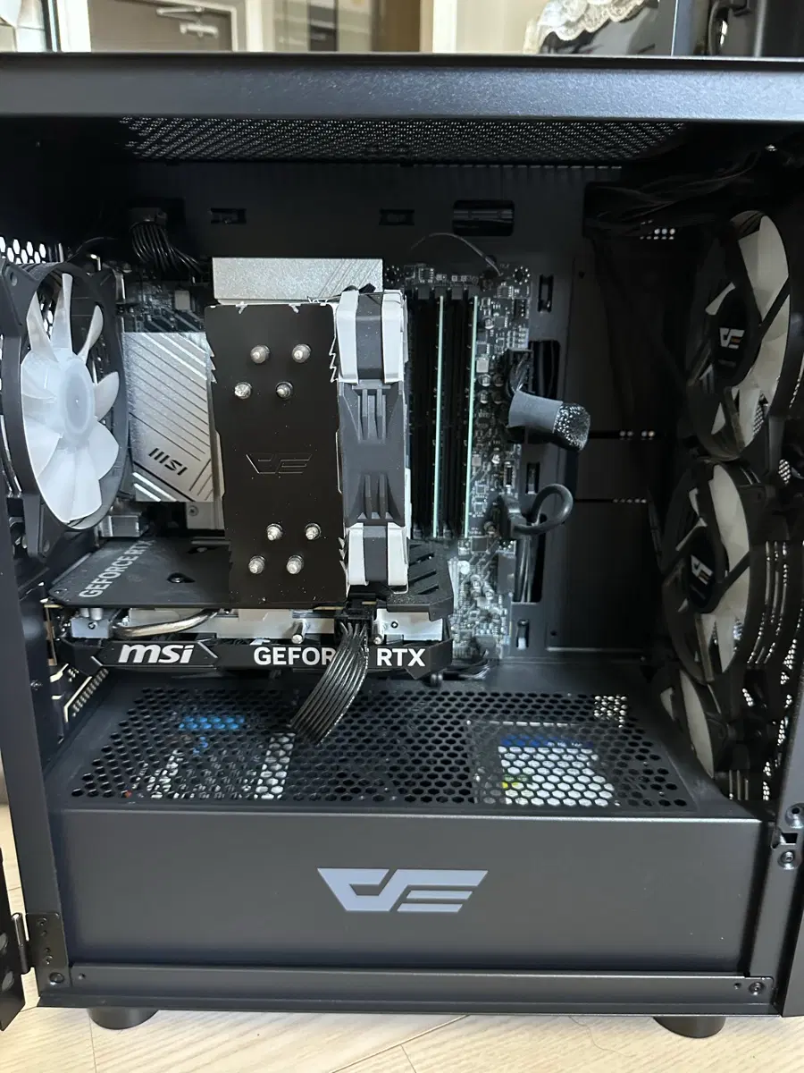 게이밍 PC i5-13400F / RTX 4060 / RAM 32GB / SSD 1TB 판매합니다
