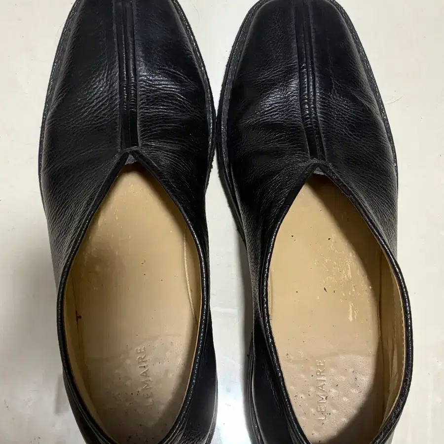 [42] 르메르 차이니즈 로퍼 블랙