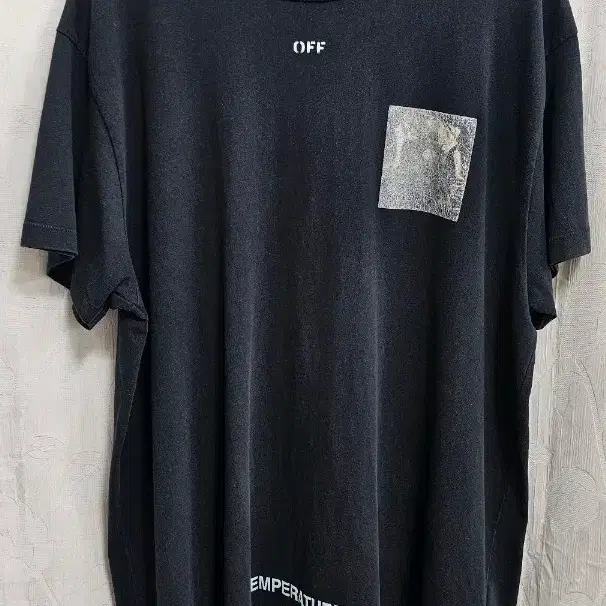 오프화이트(Off-White) 18SS 미니 카라바조 반팔 티셔츠
