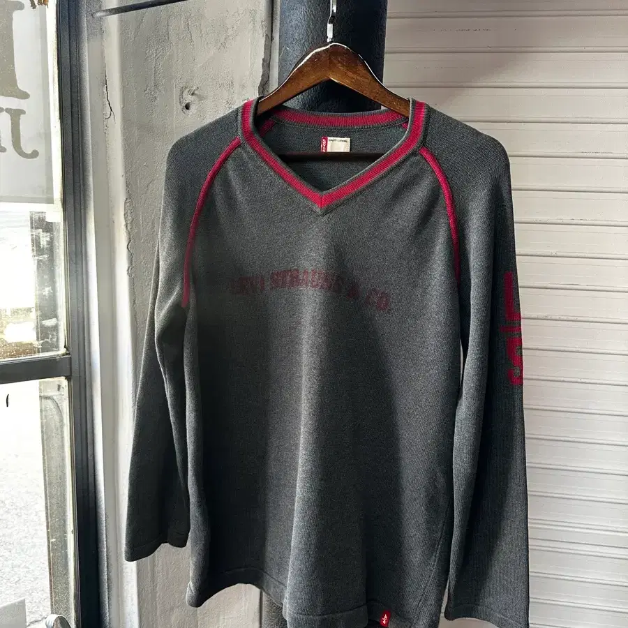 리바이스 levis varsity knit pullover