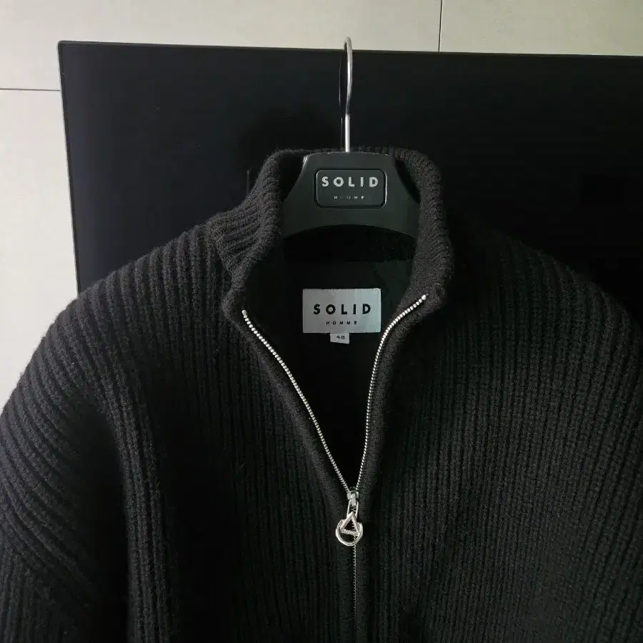 솔리드 옴므 24 f/w 퀄팅 니트 자켓