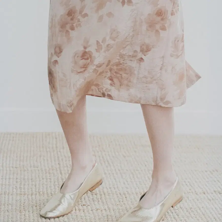 LFM Muted Petal Midi Skirt / Beige