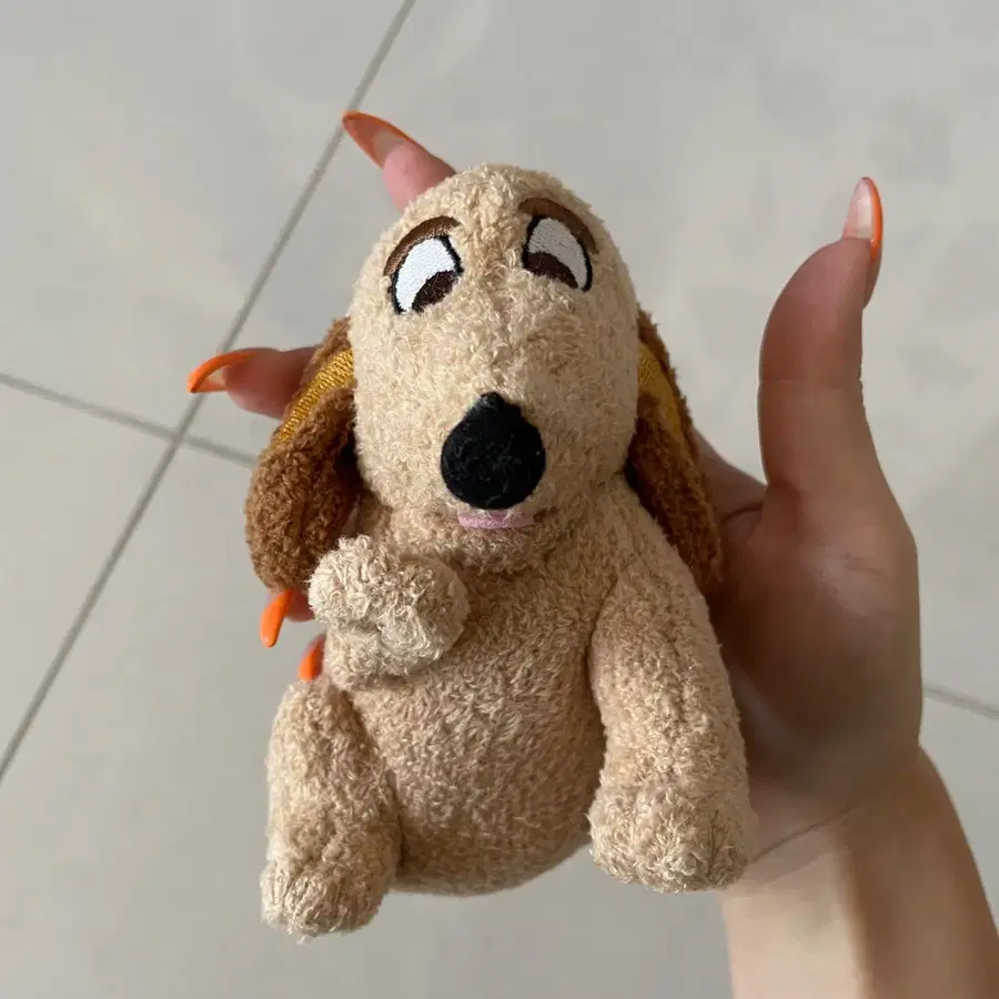 GU 지유 dog keychain