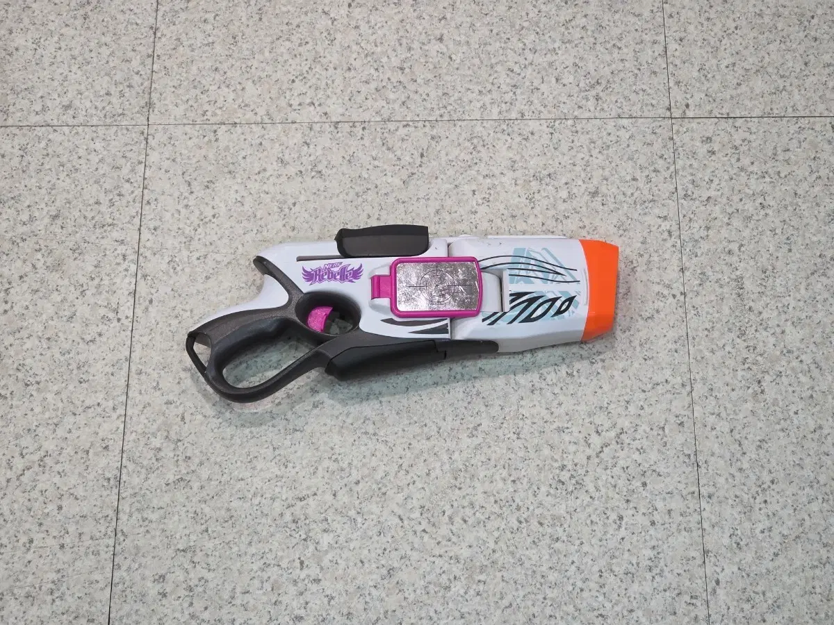 너프 르벨 코너사이트