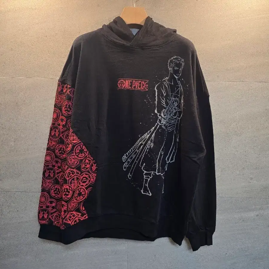 ONE PIECE . 오피셜굿즈. 조로 후드티. 미착.