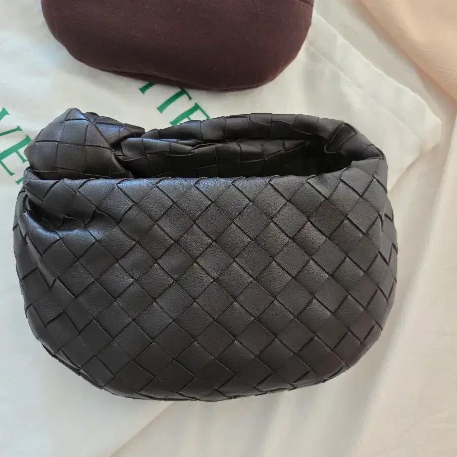 보테가베네타 조디백 미니 폰단트 다크초코 다크브라운 폰단테