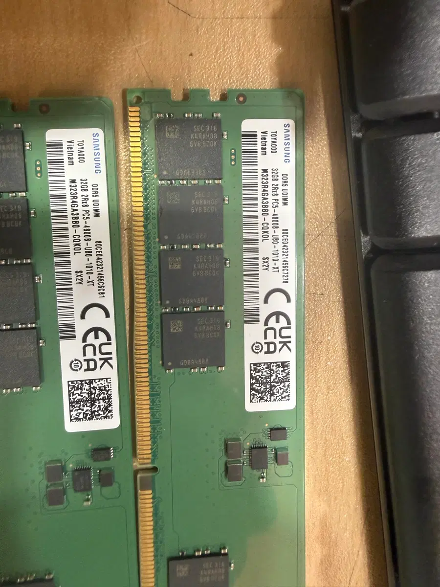 삼성 ddr5 64기가 ( 32 x 2 ) 팝니다