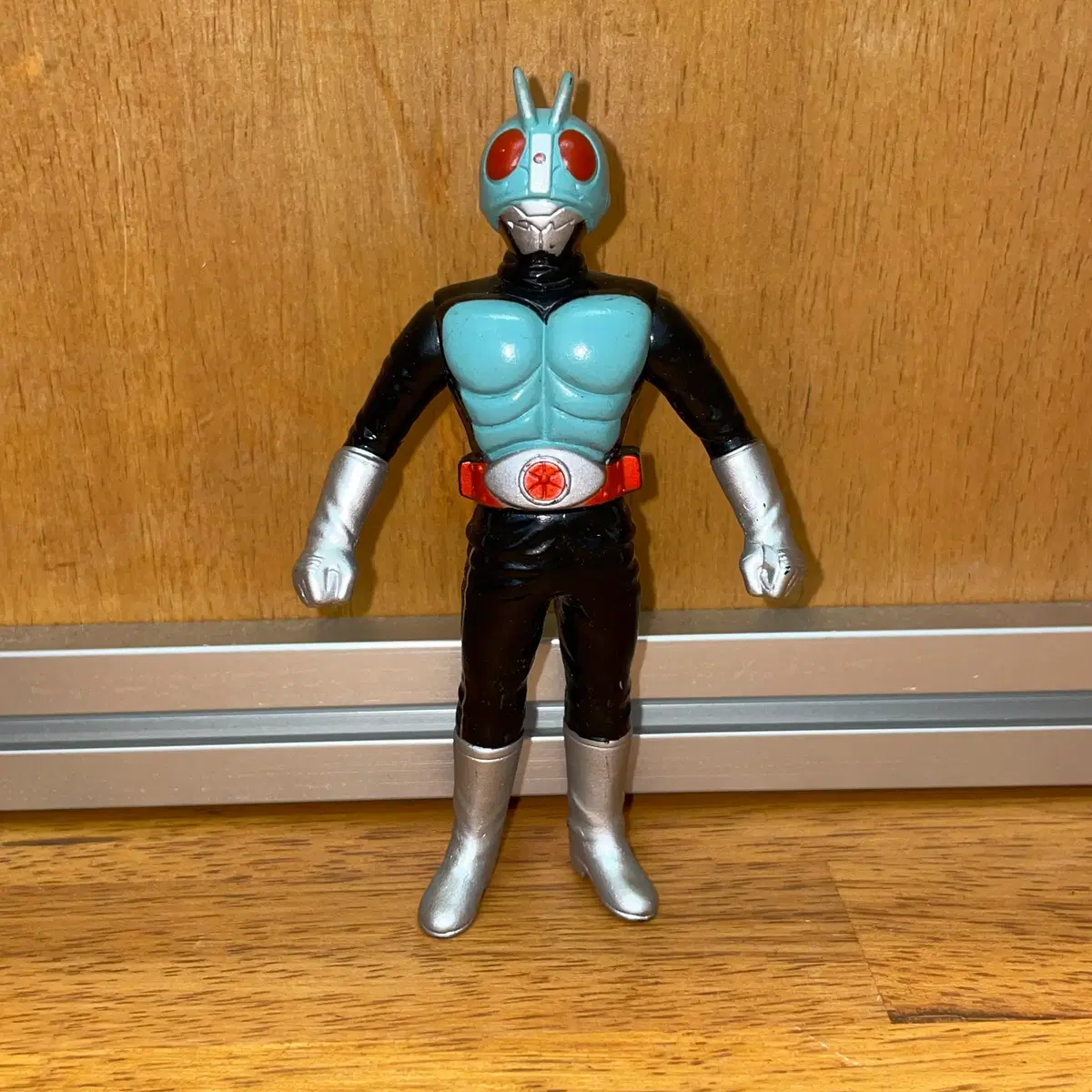 BANDAI KAMEN RIDER FIGURE (KAMEN RIDER 2)