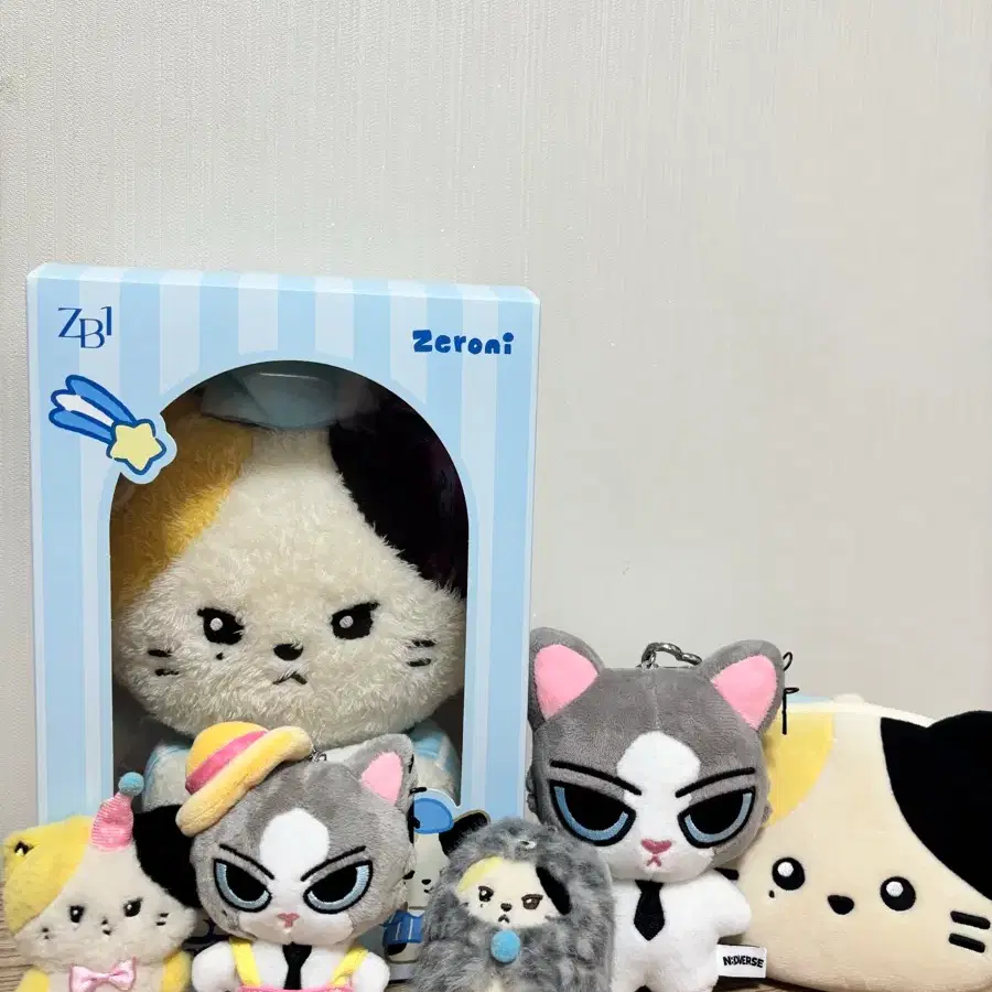 제로베이스원 제로니 리니니 앤더블 앤버스 릭휘 인형 양도 리키 앤버스 카드