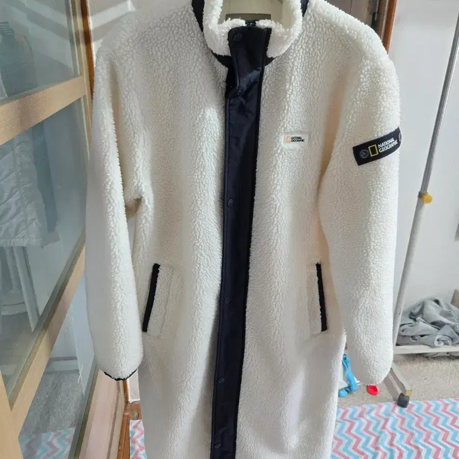 여성S 90 내셔널지오그래픽 뽀글이 롱기장 자켓 (밝은아이보리 )