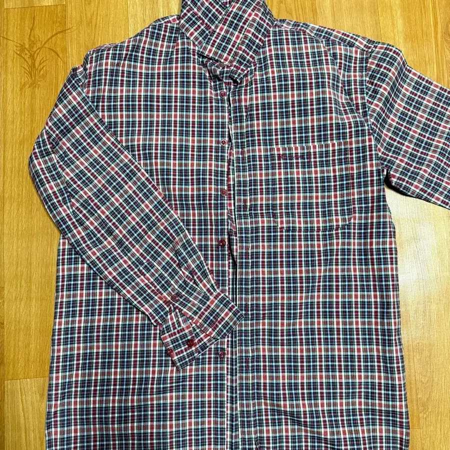 (새상품) 여성 체크무늬 긴팔티셔츠 단추 M