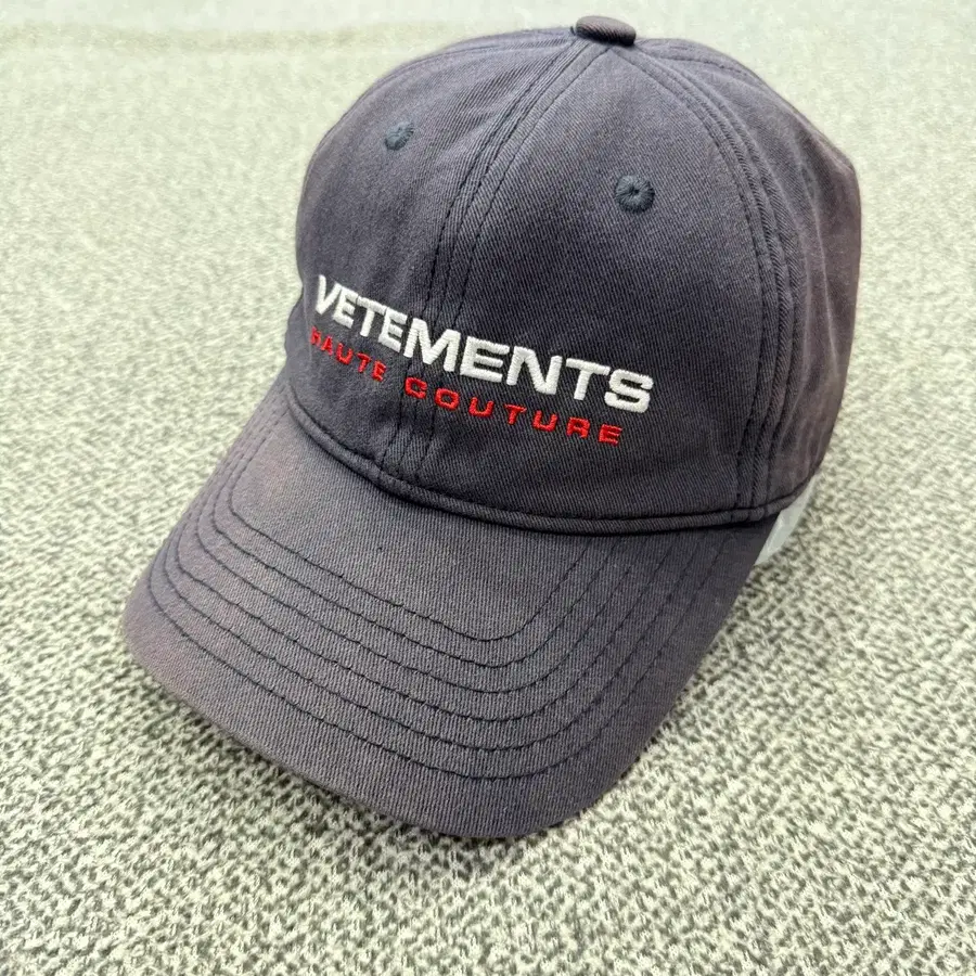 F 베트멍 VETEMENTS 오뜨꾸뛰르 썬페이딩 볼캡 모자