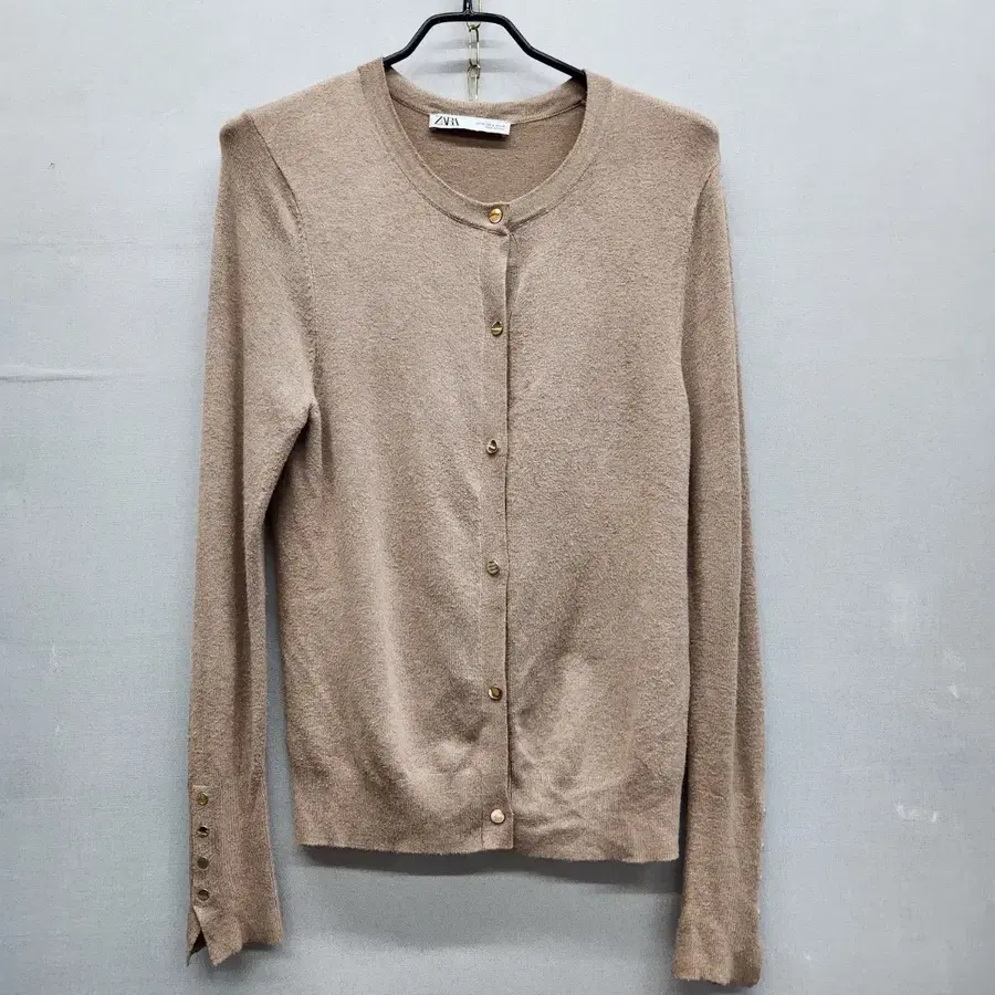 자라 zara 금장버튼 가디건 M(S)