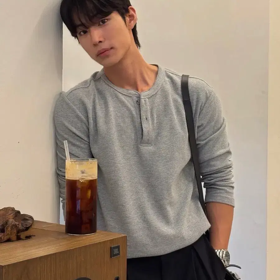 마인드브릿지 와플 헨리넥 데일리 티셔츠 그레이