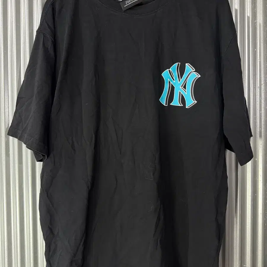 L 엠엘비 MLB 블랙 라운드넥 반팔 티셔츠