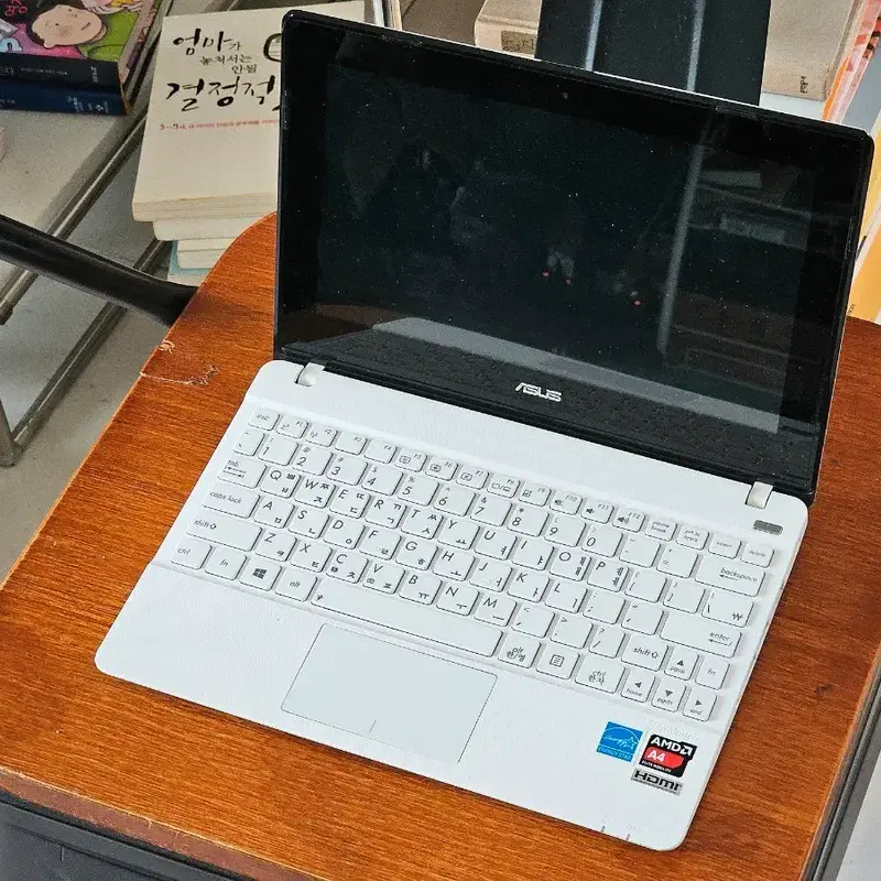 ASUS 10.1인치 미니노트북 X102B 윈도우10 올화이트 정품충전기