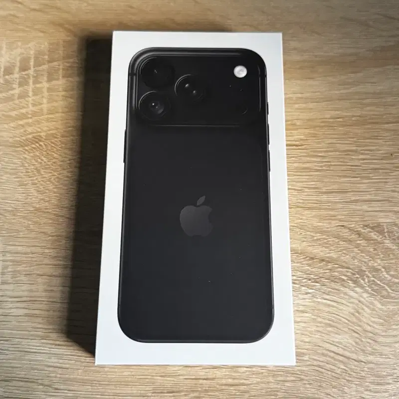 애플 아이폰 18프로 블랙 256GB 자급제폰 미개봉 새 상품