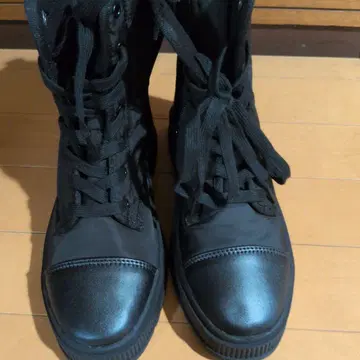 패디드 레이스업 부츠