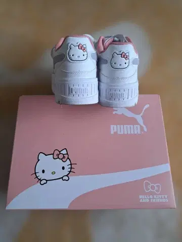 PUMA 헬로키티 스니커즈
