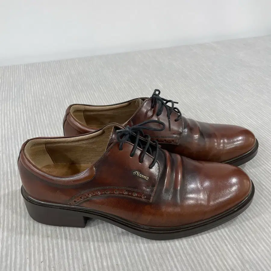 1369) 디소마 레더 레이스업 구두260mm