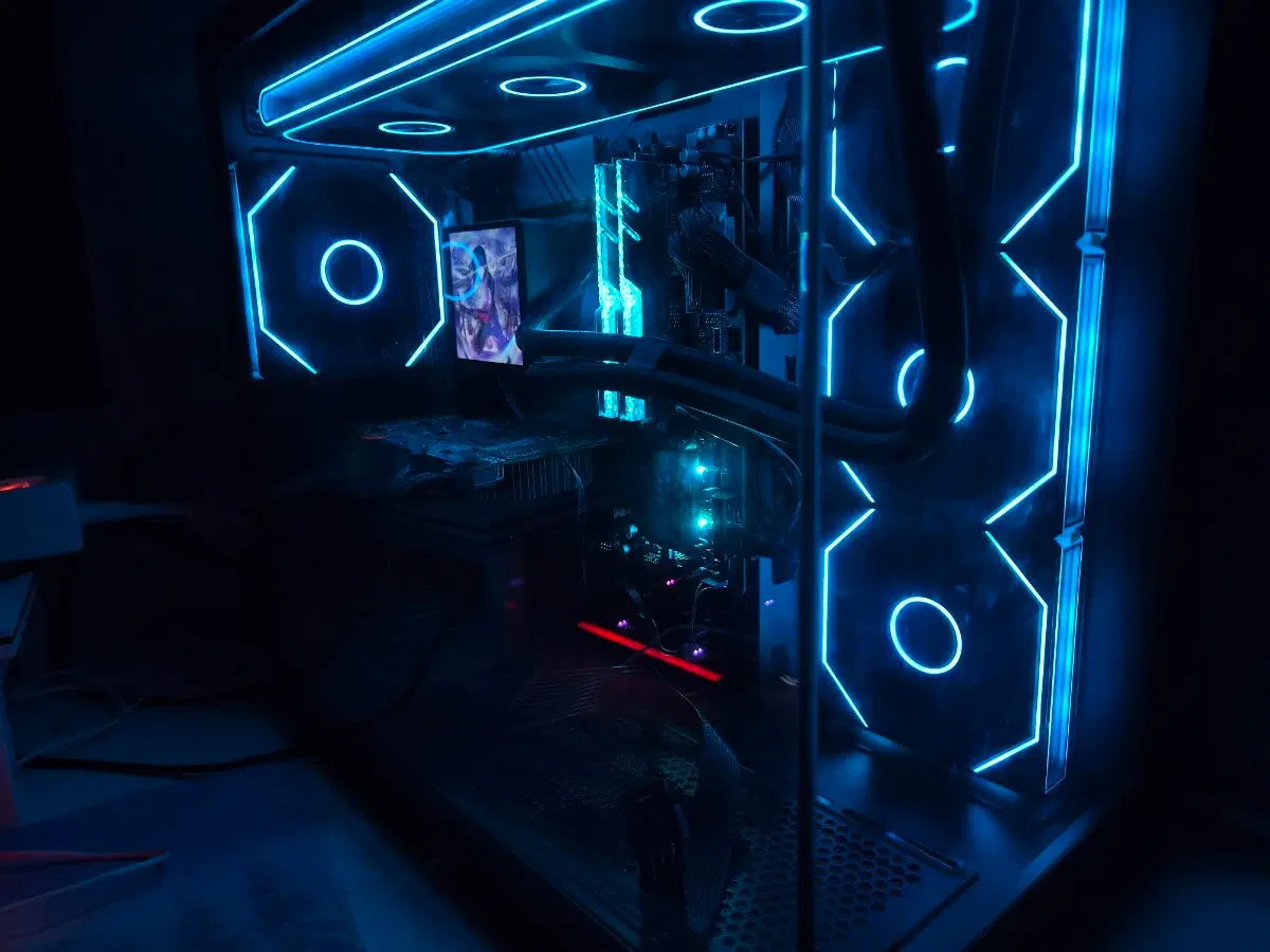 급처! 반본체 13600KF / B760M / DDR4 16G / 990PRO 1T / 850W / LCD수냉