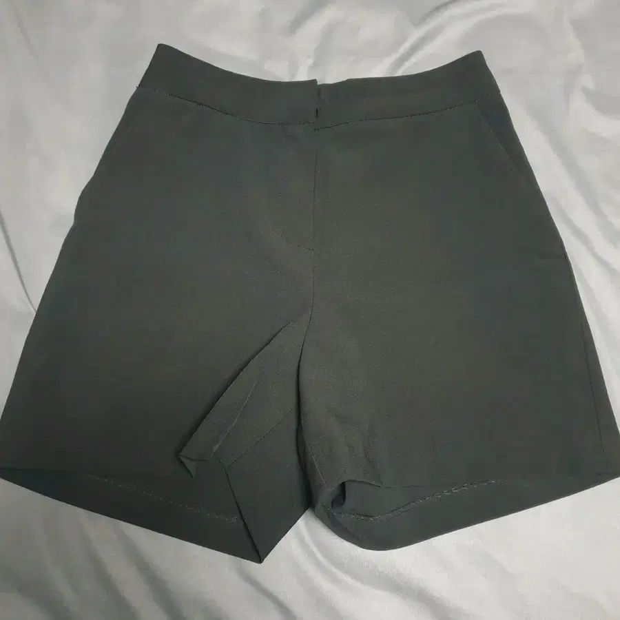 PEARLY REAL 블랙 숏팬츠 고급정장바지