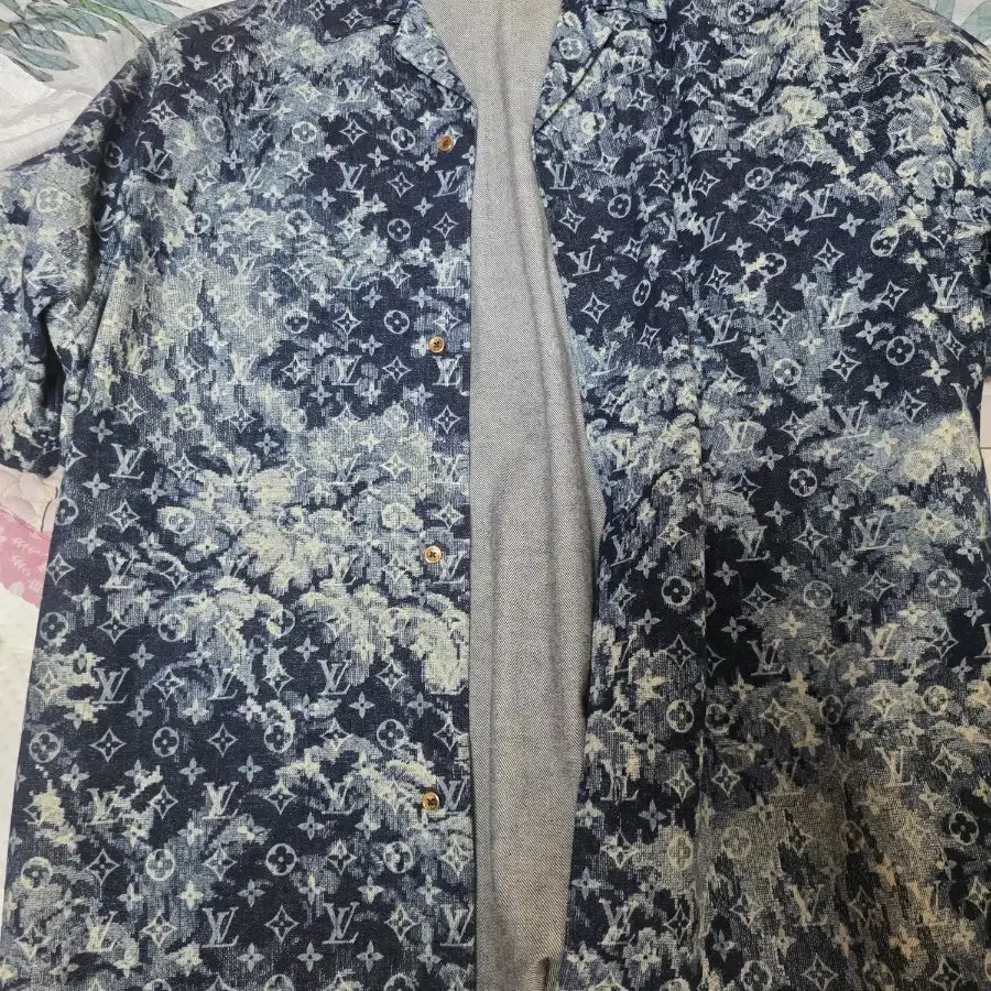 루이비통 태피스트리 모노그램 데님셔츠 XL