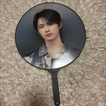 SEVENTEEN JUN 준 부채 RIGHT HERE