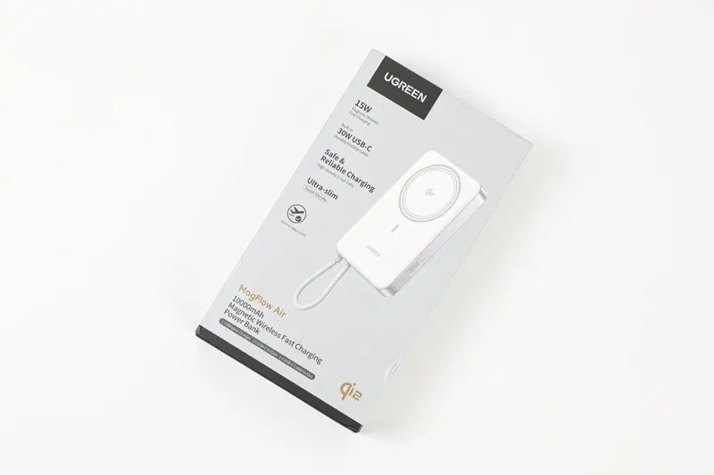 UGREEN 유그린 MagFlow Air PB570 10000mA 맥세이프 보조배터리 판매합니다.