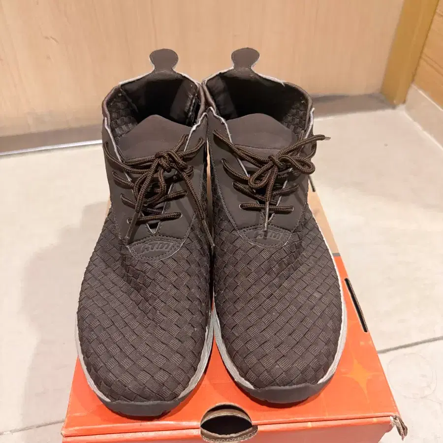 htm 나이키 우븐부츠 브라운 250