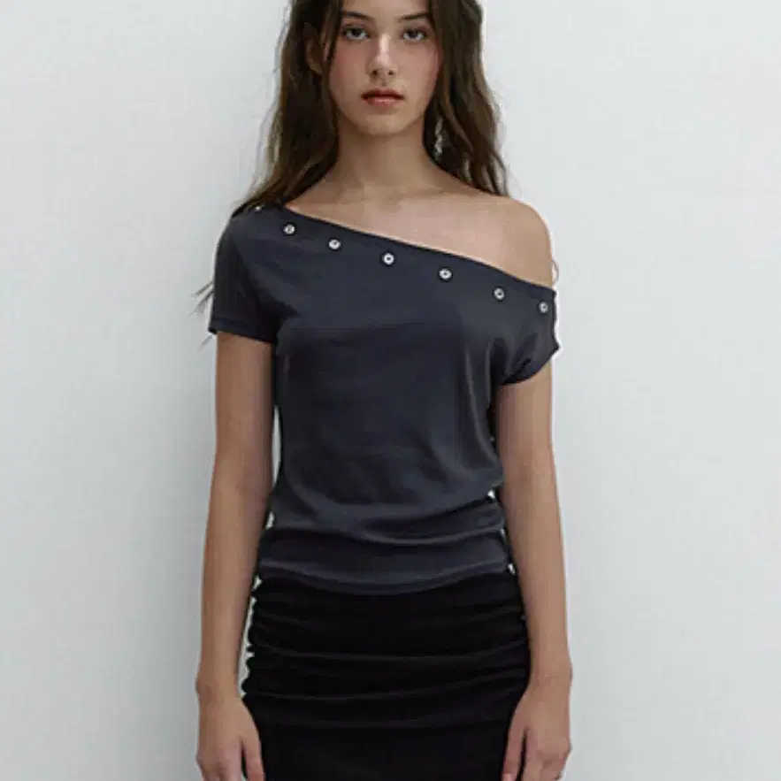 ASURA 아수라 EYELET ONE SHOULDER T 원숄더티