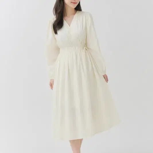 여M/임블리 크림 컬러 랩 원피스