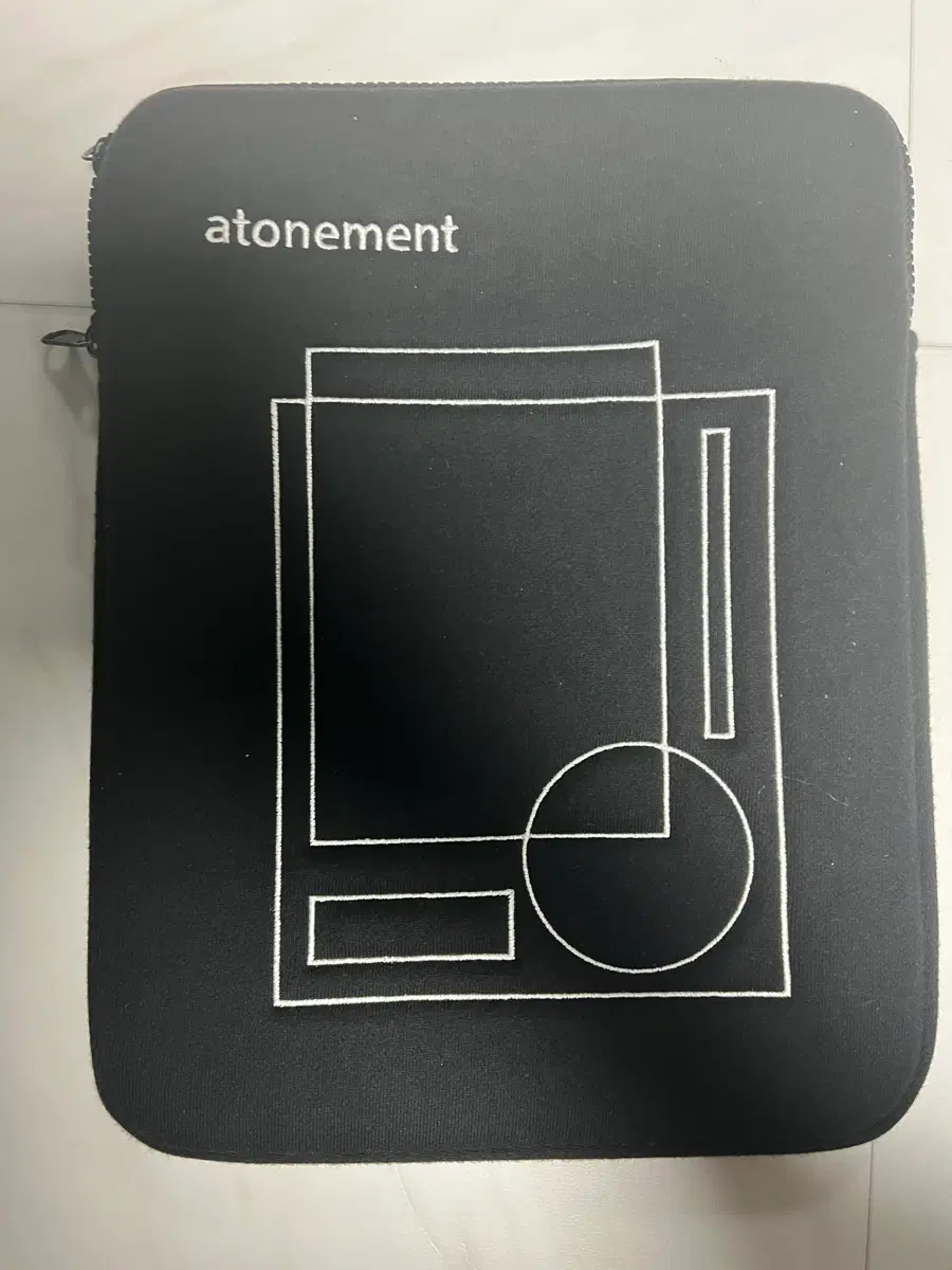 atonement 어톤먼트 아이패드 12.9 / 13 파우치 블랙