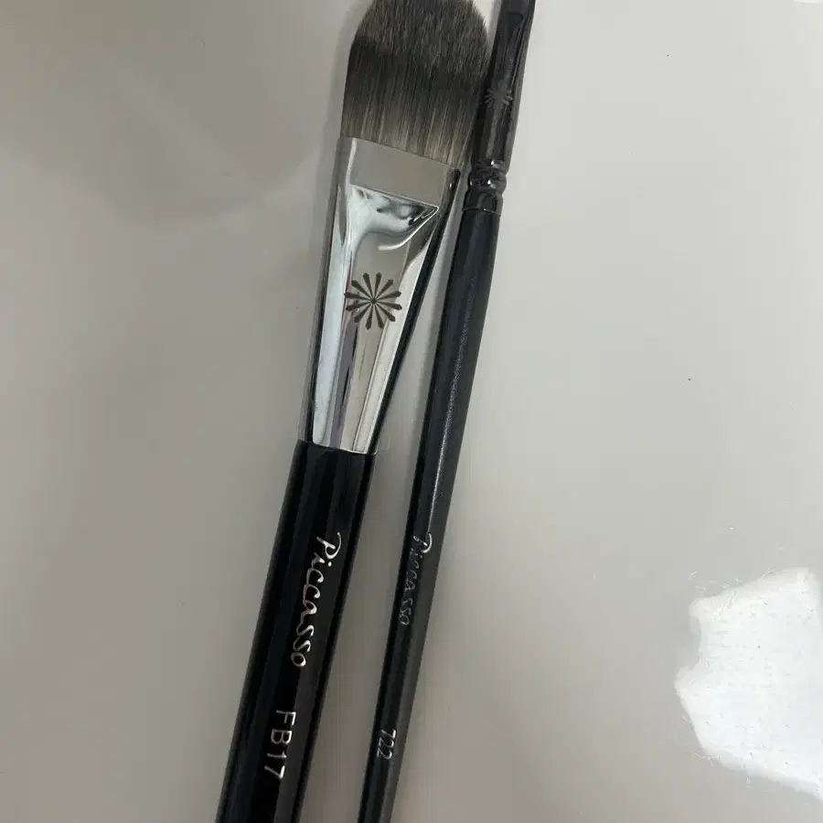 피카소 메이크업 브러쉬 FB17 + 722 + PONY14 / 화홍m 258 컨실러 브러쉬