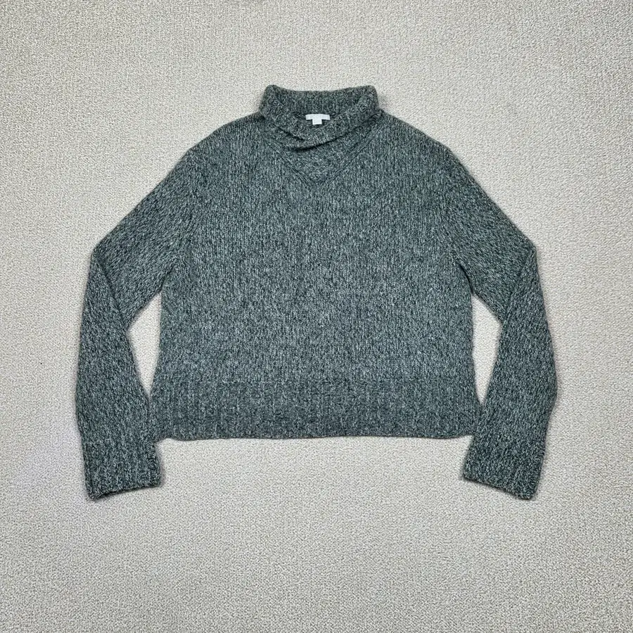 [COS] 알파카 울 블렌드 랩 칼라 청키 니트 | A00897
