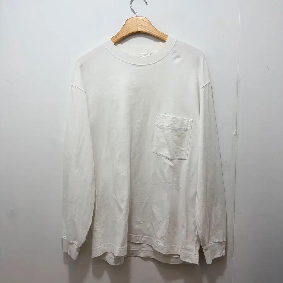 Uniqlo U 유니클로 르메르 포켓 긴팔 티셔츠 (남성M, 여성free)