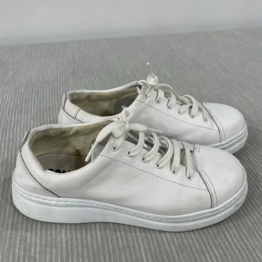 1397) Camper 캠퍼 스니커즈 240mm