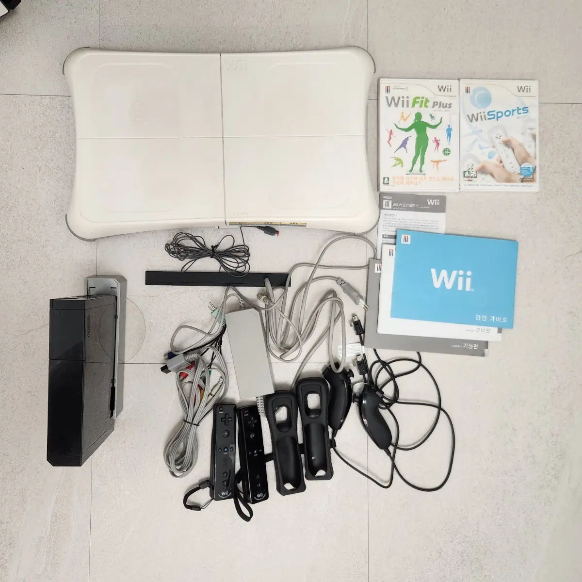 닌텐도 Wii 본체 + 밸런스 보드 + 게임 타이틀 포함