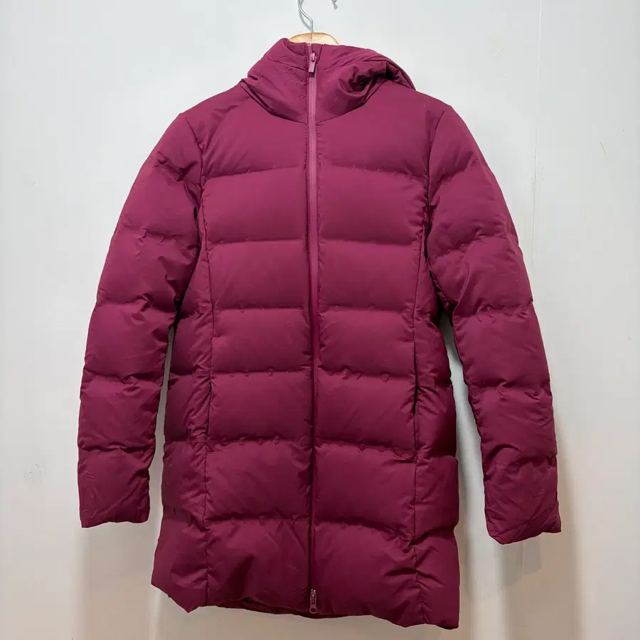 Uniqlo 유니클로 심리스 다운 롱 코트 자주 (여성M)