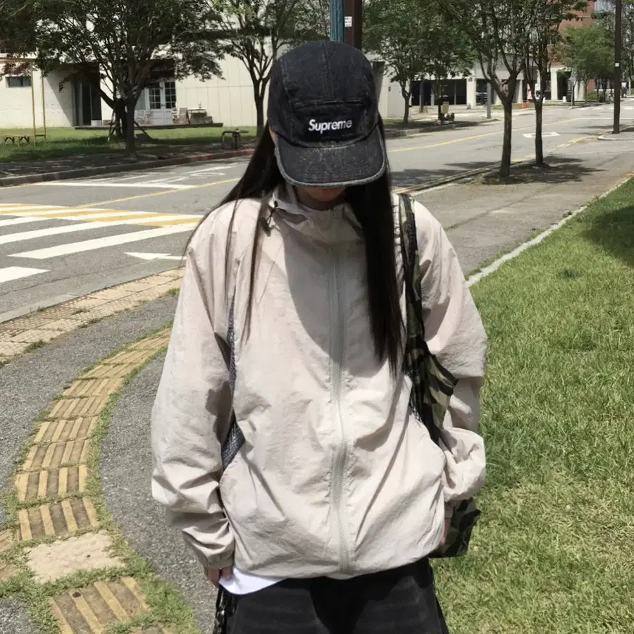 남녀공용 에어메쉬 간절기 바람막이 베이지 새상품