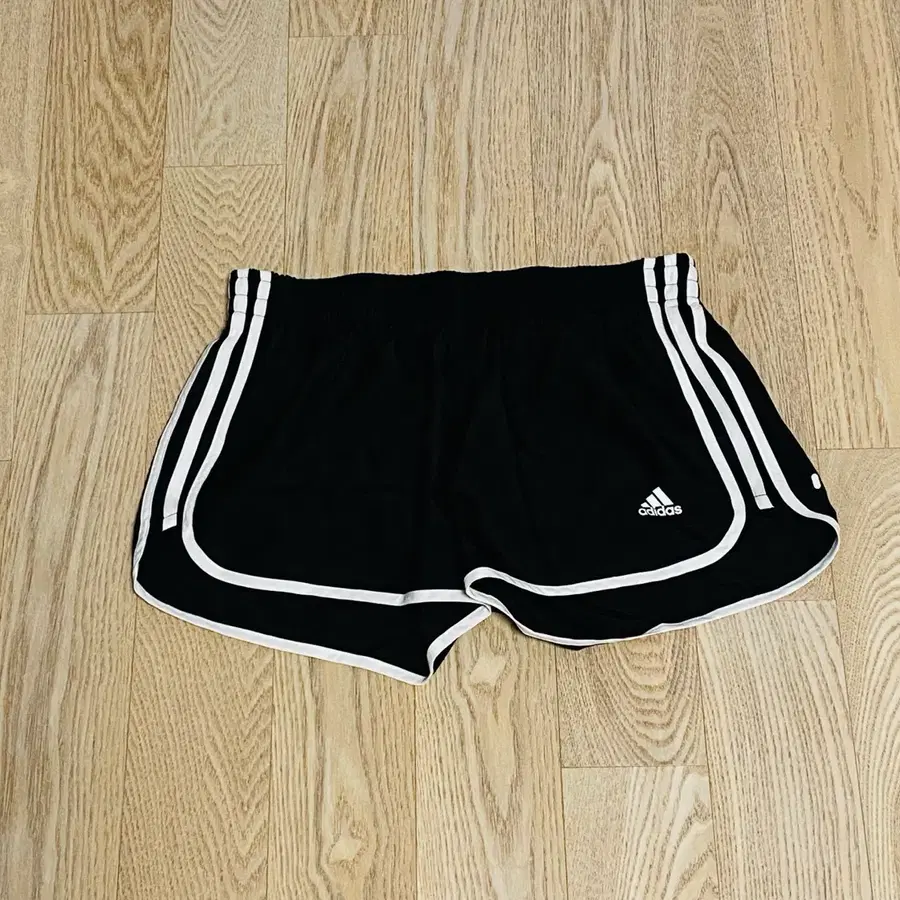 아디다스 여성 러닝 트레이닝 쇼츠 블랙
