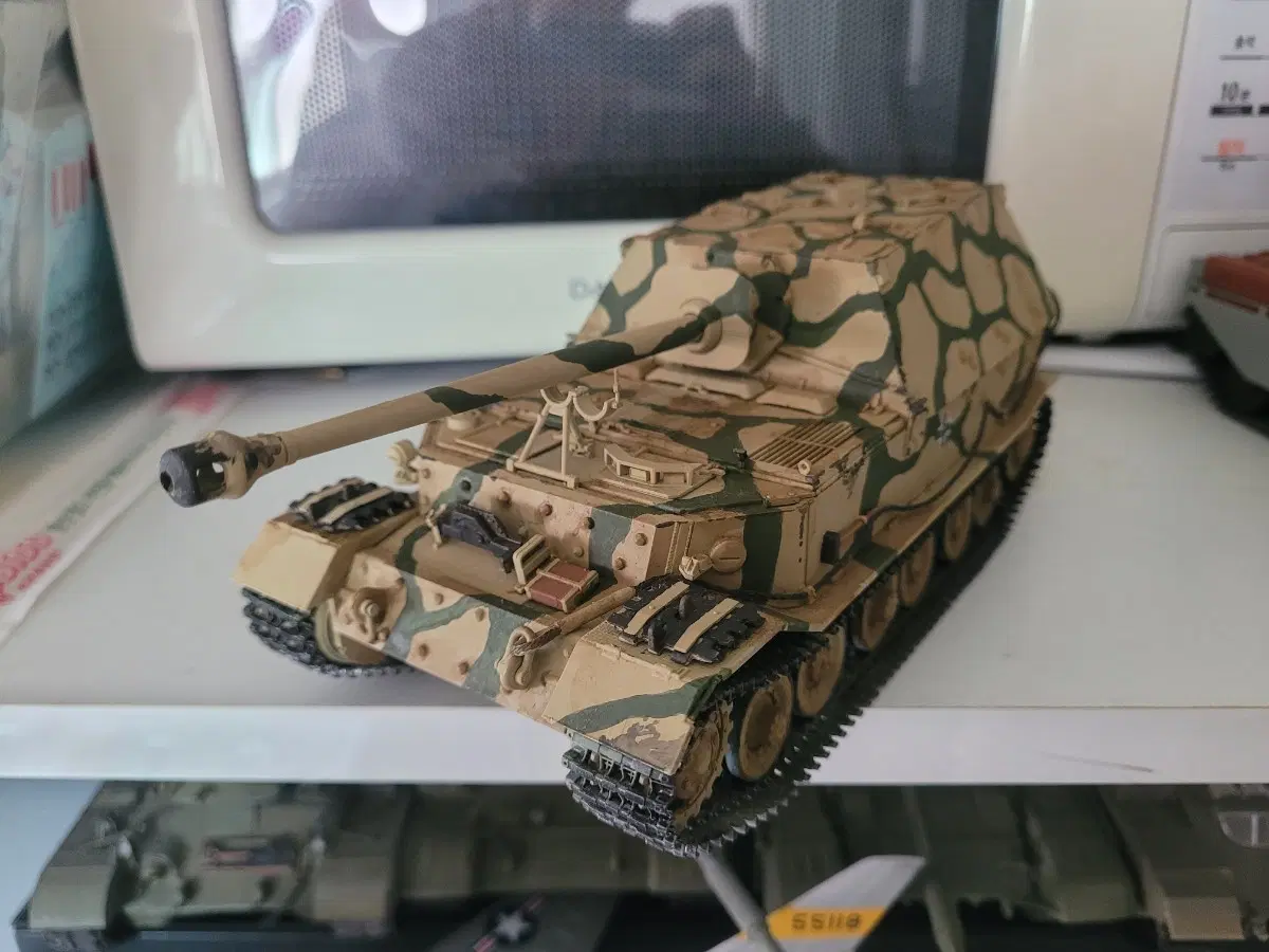 1/35 페르난트 전차 프라모델 완성작 팝니다