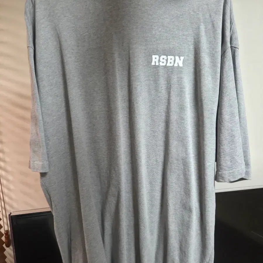 본투윈 RSBN 그레이 반팔 티셔츠
