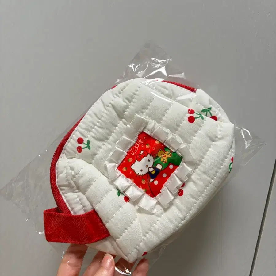 헬로키티 체리 파우치 새상품