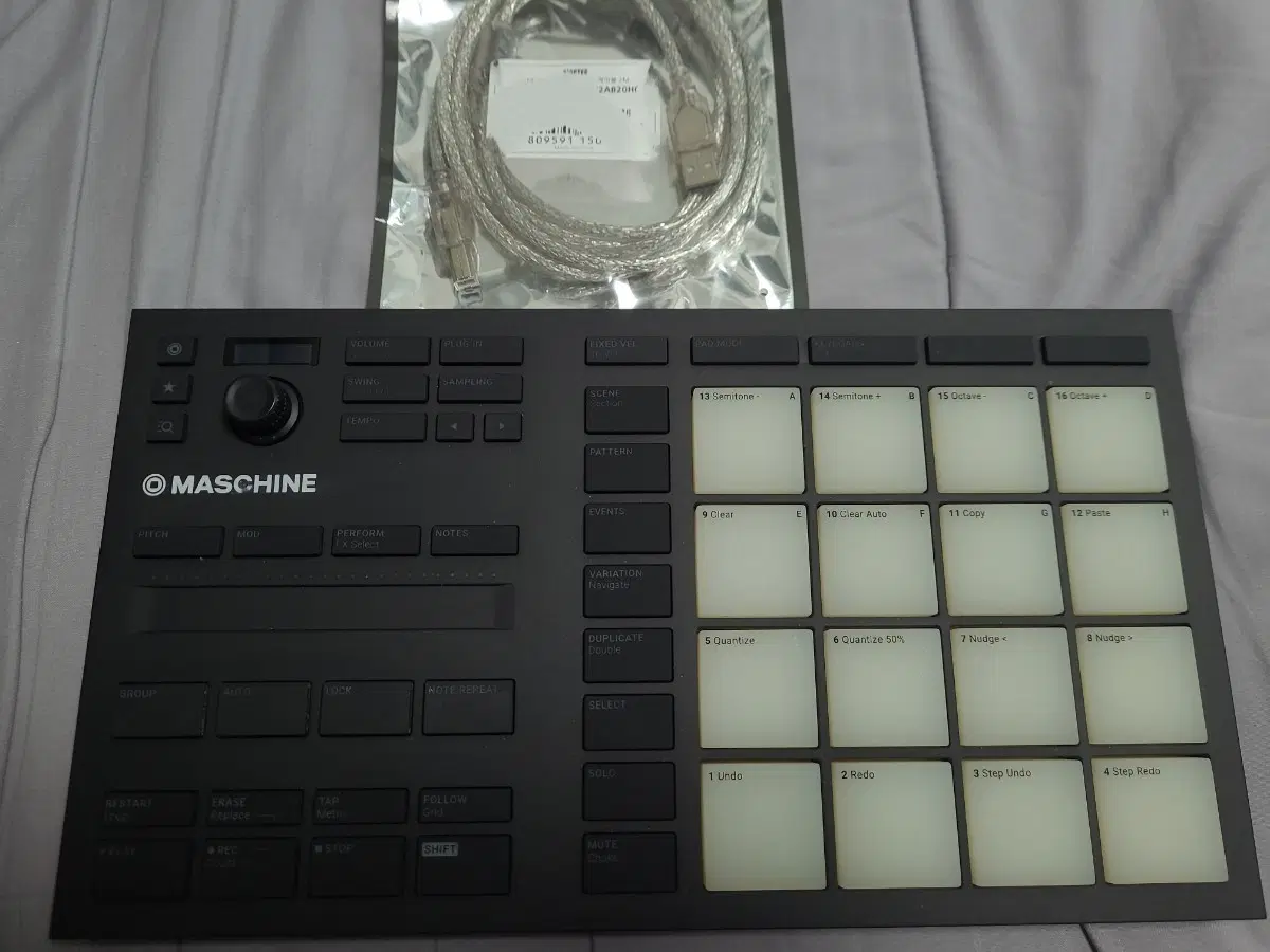 MASCHINE mikro mk3 머신 마이크로 샘플러 드럼 패드 비트 힙합