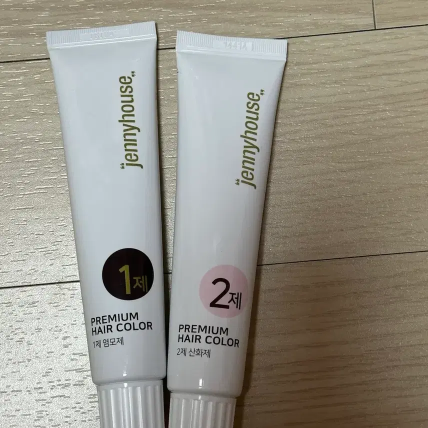新商品）ジェニーハウスプレミアムヘアカラー染色剤 - アッシュブラウン